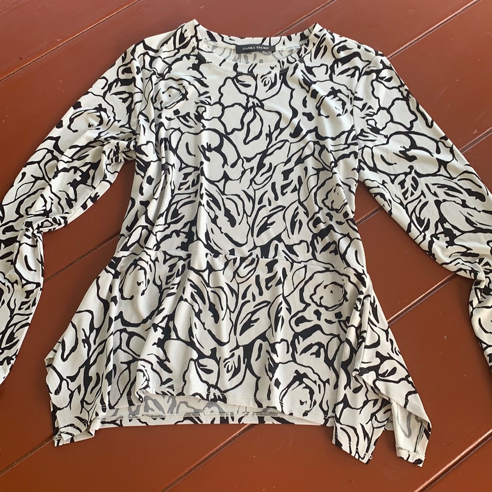 Ivanka Trump Floral black and white stretch shirt